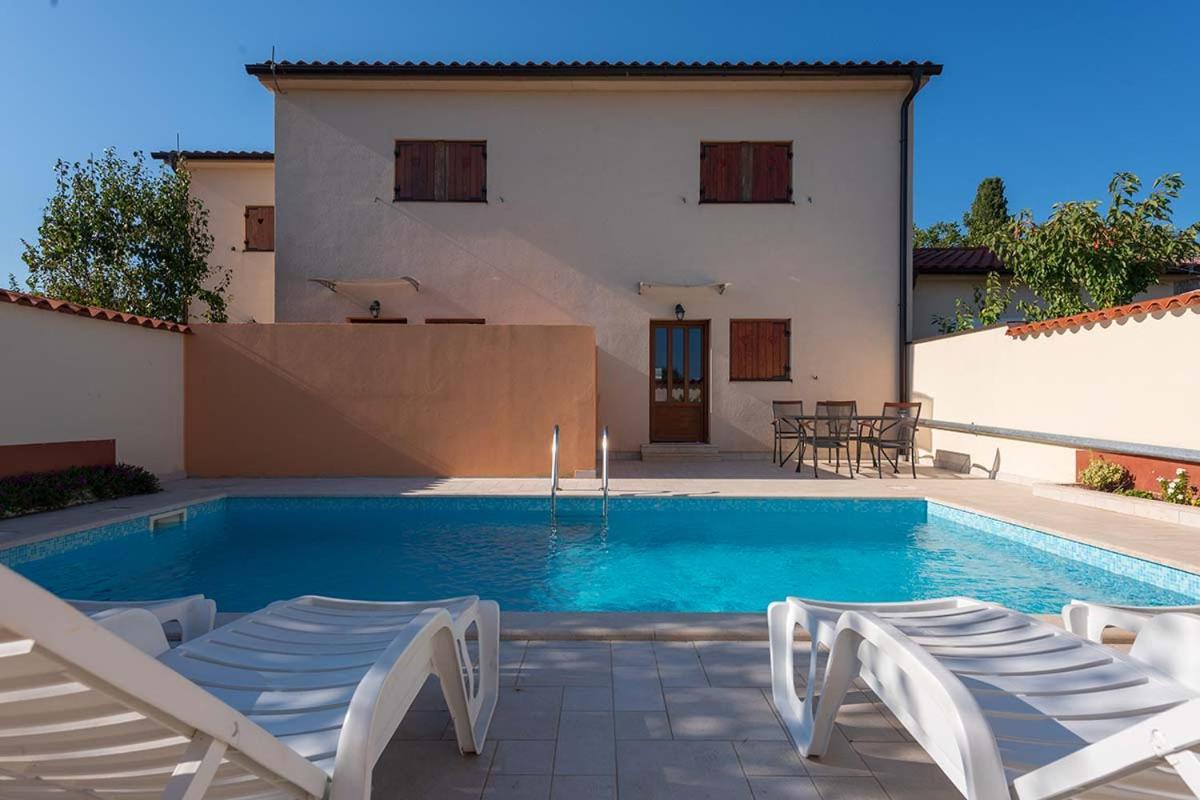 House Melly With Swimming Pool Villa Rovinjsko Selo Exterior photo
